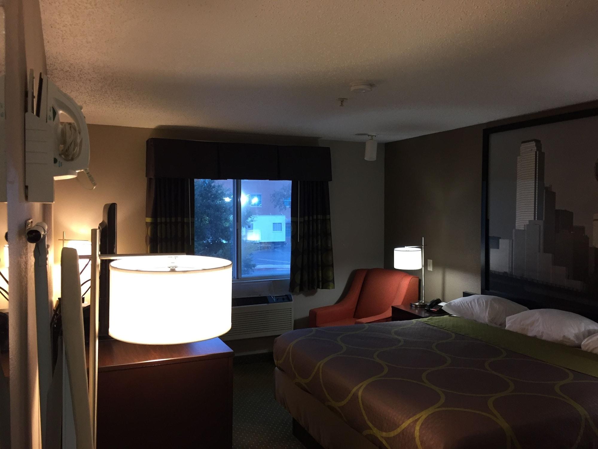 Super 8 By Wyndham Bedford Dfw Airport West Motell Exteriör bild