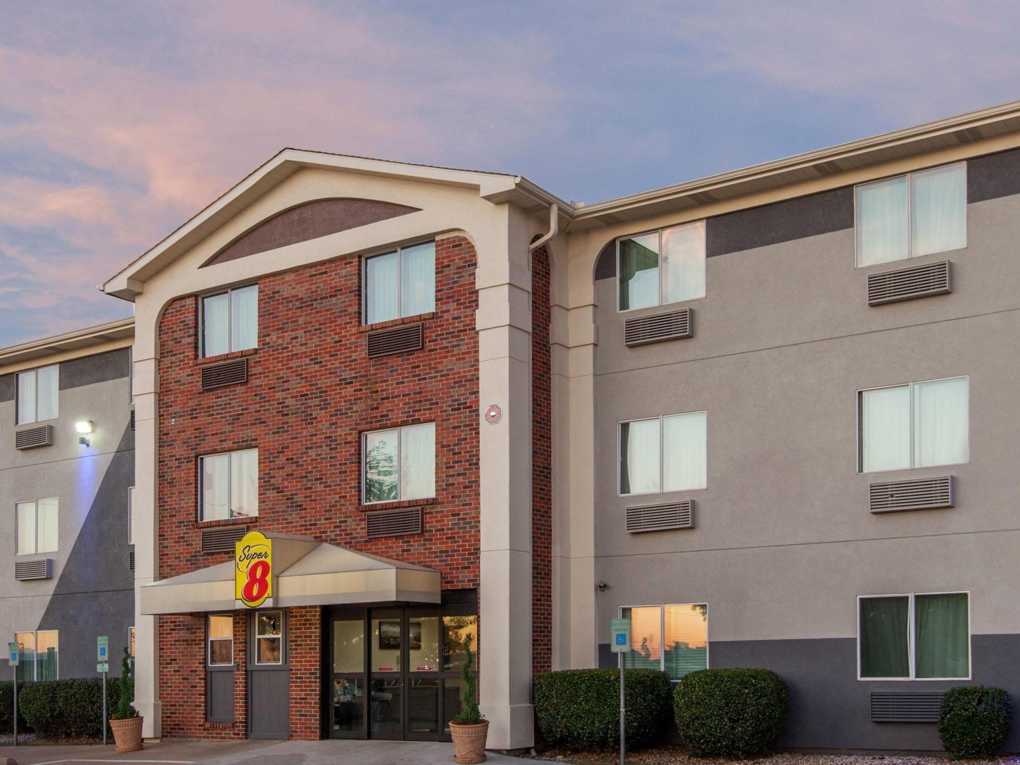 Super 8 By Wyndham Bedford Dfw Airport West Motell Exteriör bild