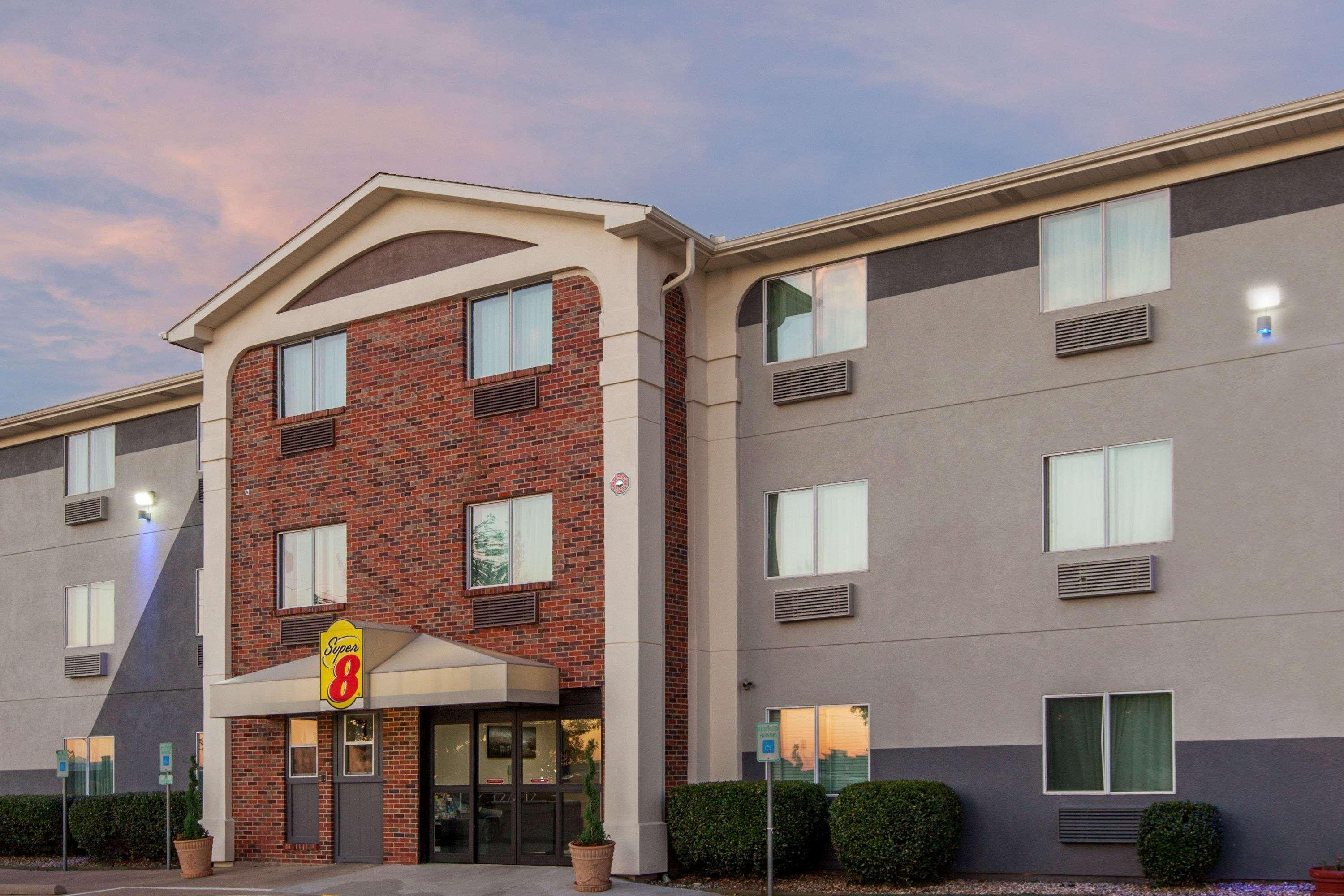 Super 8 By Wyndham Bedford Dfw Airport West Motell Exteriör bild