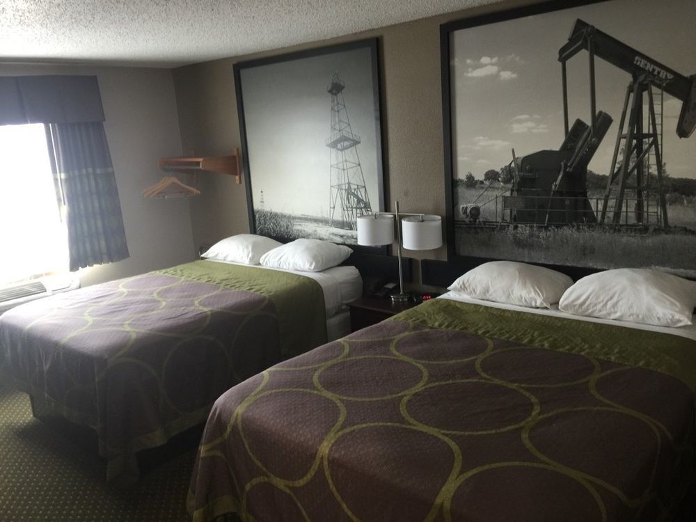 Super 8 By Wyndham Bedford Dfw Airport West Motell Exteriör bild